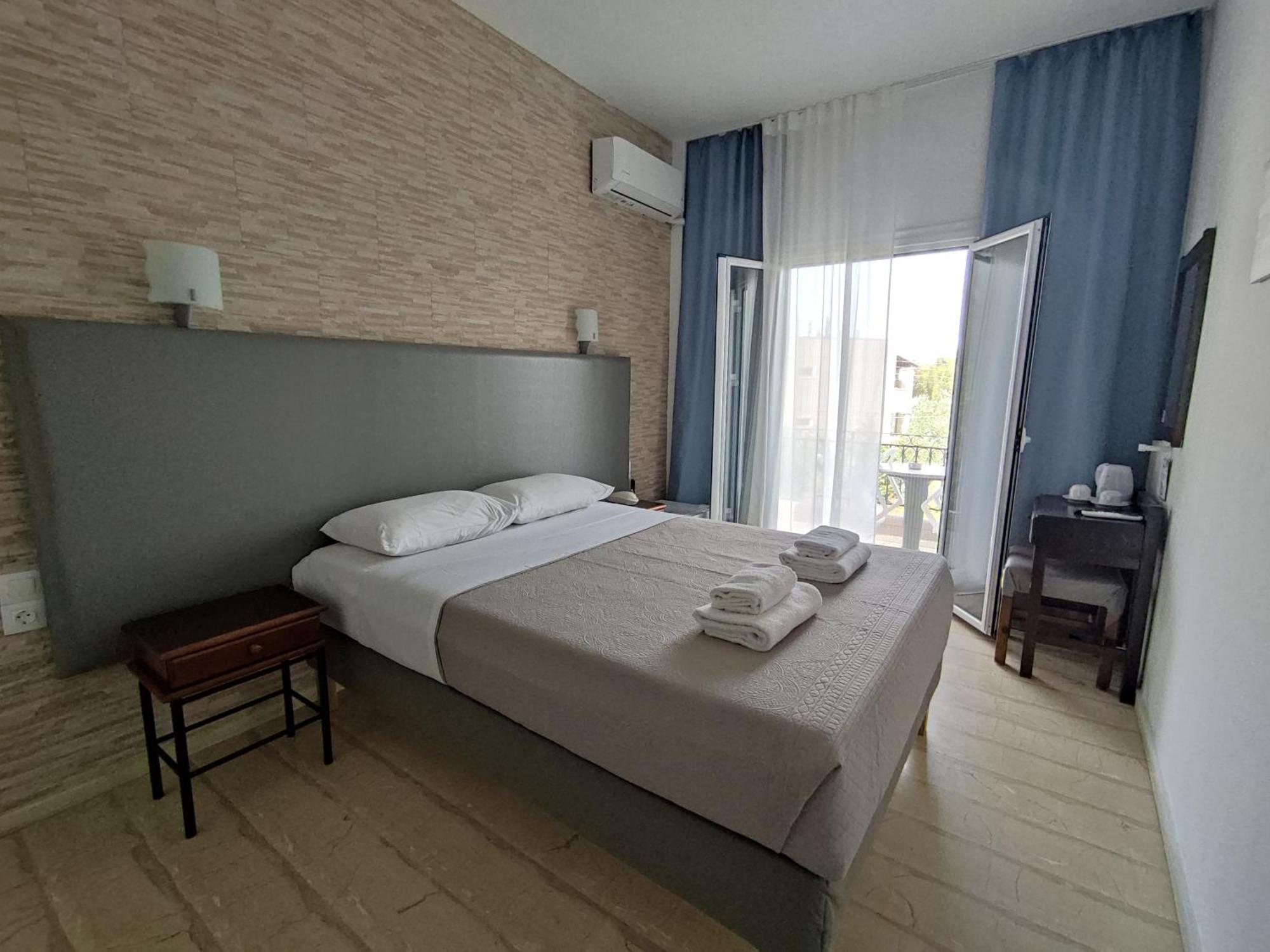 Tina Hotel Dassia (Corfu)